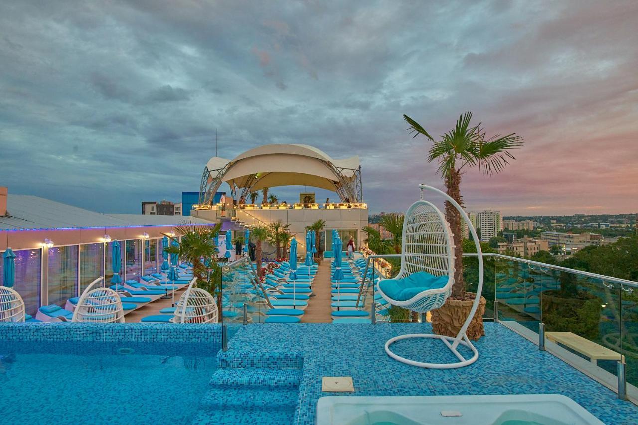 Hotel & Spa Nemo With Dolphins Charkov Exteriér fotografie