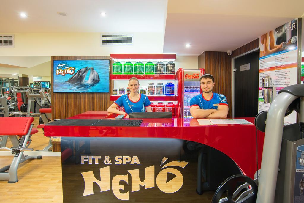 Hotel & Spa Nemo With Dolphins Charkov Exteriér fotografie